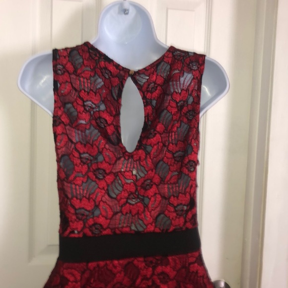 Red and black lace top cocktail dress - Picture 4 of 5